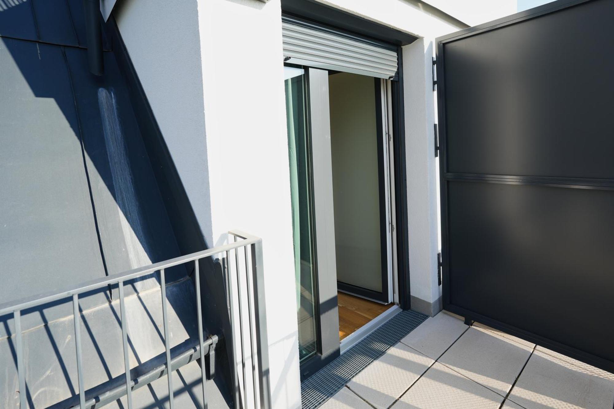 Modern Design Meets Green Comfort - Stay In Style At Carl'S Design Residences L Parking & Great Connection To City Center Vienne Extérieur photo