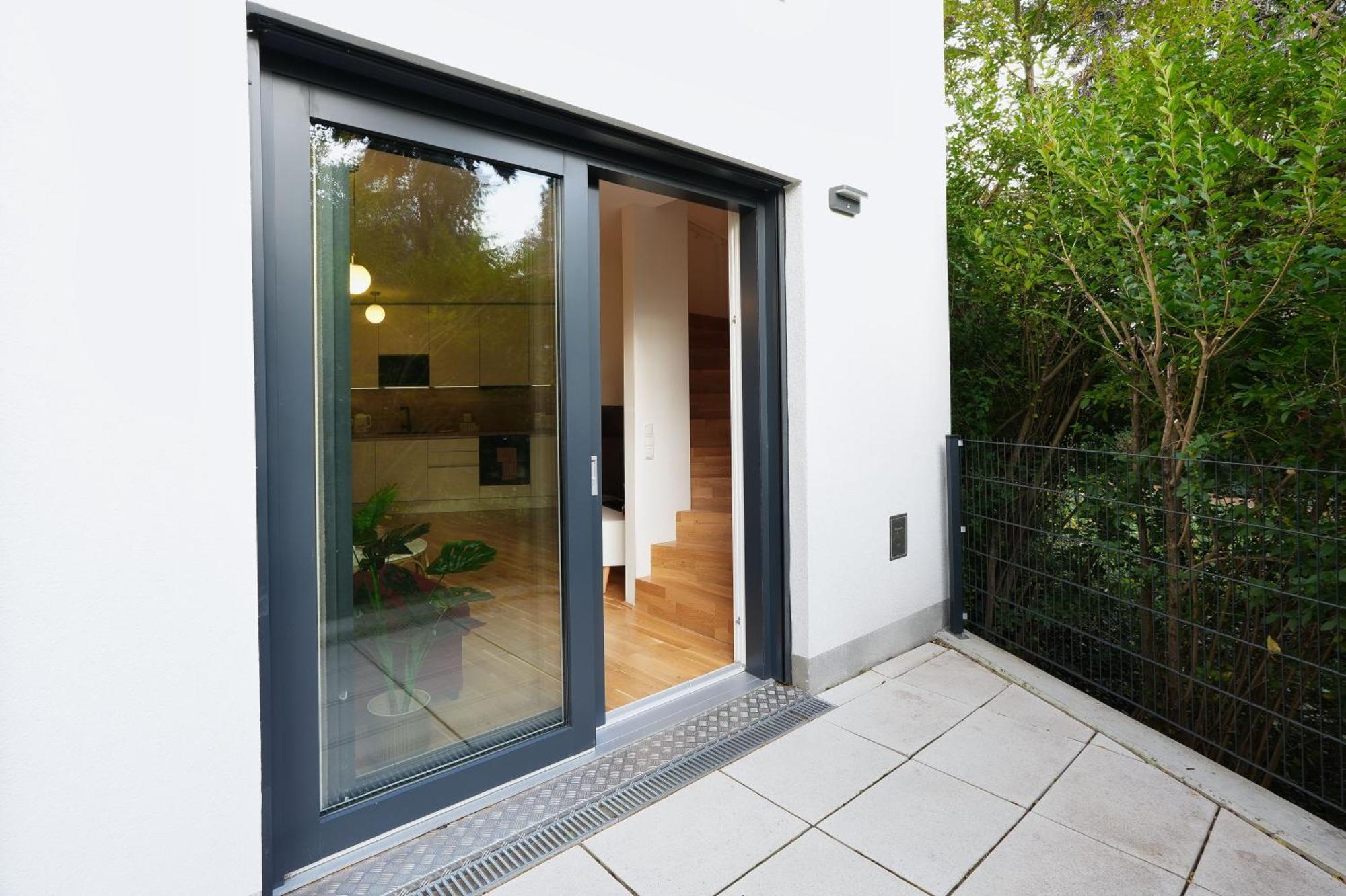 Modern Design Meets Green Comfort - Stay In Style At Carl'S Design Residences L Parking & Great Connection To City Center Vienne Extérieur photo