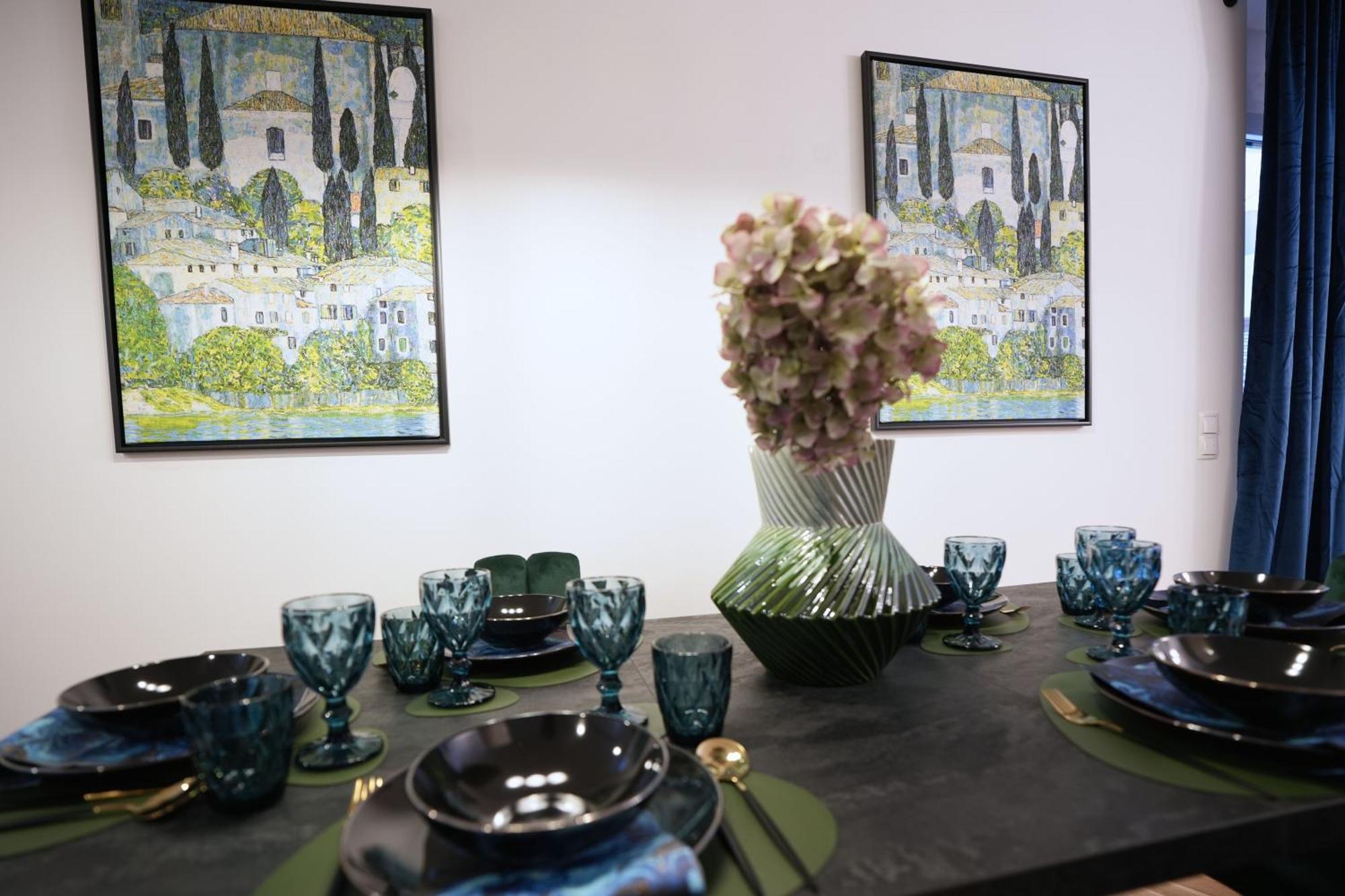 Modern Design Meets Green Comfort - Stay In Style At Carl'S Design Residences L Parking & Great Connection To City Center Vienne Extérieur photo